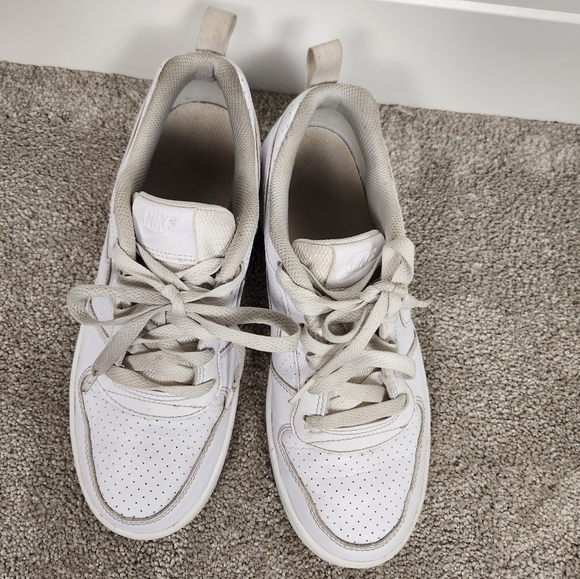 Nike Court Borough Low Triple White Low Top Sneaker Skate Shoes Size Youth 5.5 - Picture 5 of 8